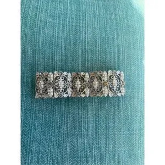 Elegant Bracelet Collection – Rhinestone, Lucite, Silver, and Beaded Designs - Picture 8 of 16